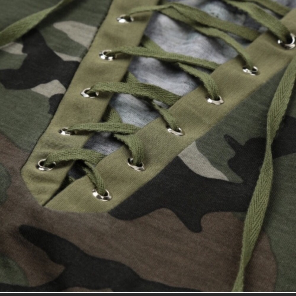 Reposh Boutique long sleeve camouflage tee small